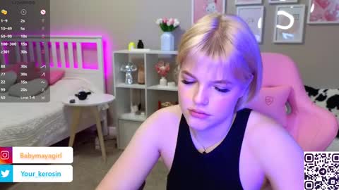 Snapshot of maya_blonde18 chatting on March 3, 6:48 am Maya online show from March 3, 6:48 am