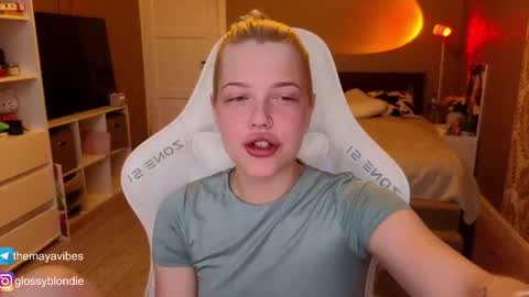 Maya online show from April 24, 3:20 am