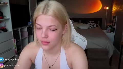 Maya online show from April 25, 3:20 am