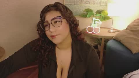 maya_house online show from April 22, 5:10 am