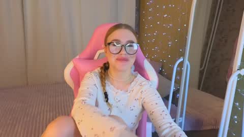 Maya online show from January 17, 5:08 pm