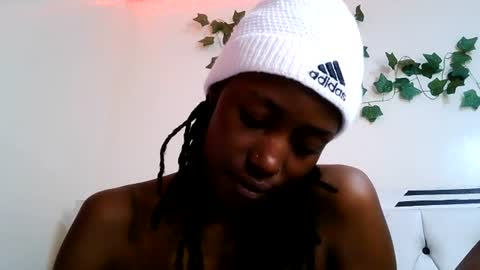 Snapshot of maya_melody chatting on July 21, 9:39 pm maya_melody online show from July 21, 9:39 pm