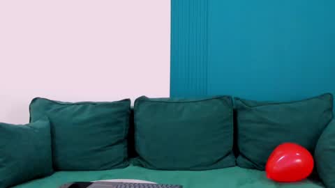 Maya online show from February 14, 2:33 pm