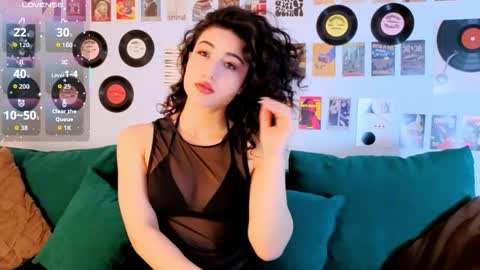 Maya online show from April 21, 2:45 pm