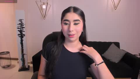 Snapshot of mayamoretti chatting on October 15, 3:28 am Maya online show from October 15, 3:28 am