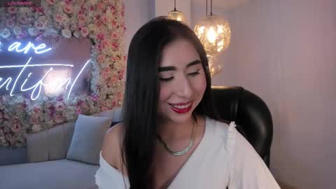 Snapshot of mayamoretti chatting on October 21, 3:29 am Maya online show from October 21, 3:29 am