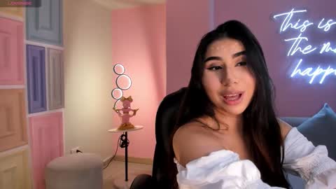 Snapshot of mayamoretti chatting on November 1, 4:14 am Maya online show from November 1, 4:14 am