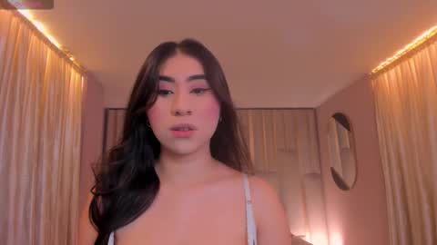 Snapshot of mayamoretti chatting on November 10, 5:17 am Maya online show from November 10, 5:17 am