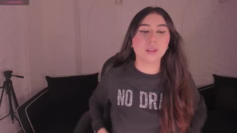 Snapshot of mayamoretti chatting on November 28, 3:20 am Maya online show from November 28, 3:20 am