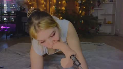 Snapshot of mayaster chatting on January 30, 11:33 am Maya online show from January 30, 11:33 am