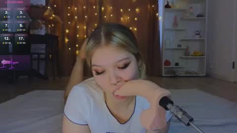 Snapshot of mayaster chatting on March 7, 5:18 am Maya online show from March 7, 5:18 am