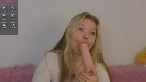 Snapshot of mayaster chatting on October 25, 6:21 am Maya online show from October 25, 6:21 am