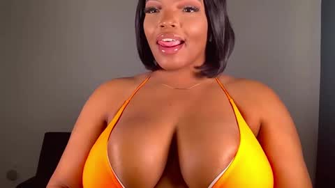 Snapshot of maybabi chatting on December 1, 4:29 pm MayBabi online show from December 1, 4:29 pm