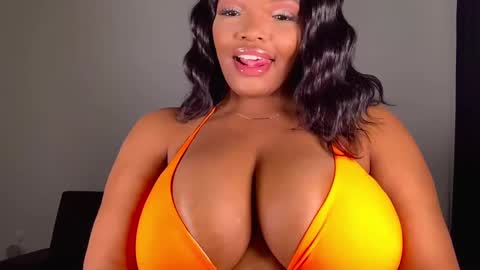 Snapshot of maybabi chatting on December 22, 2:16 pm MayBabi online show from December 22, 2:16 pm