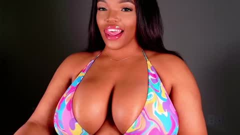 Snapshot of maybabi chatting on February 13, 10:43 pm MayBabi online show from February 13, 10:43 pm