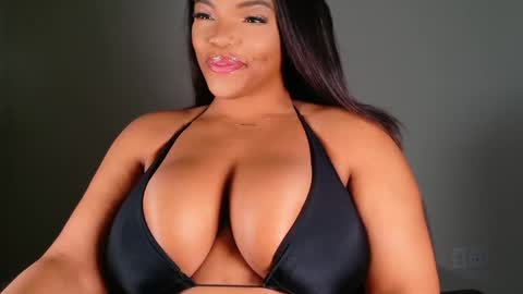 Snapshot of maybabi chatting on February 15, 11:06 am MayBabi online show from February 15, 11:06 am