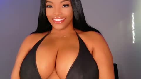 Snapshot of maybabi chatting on September 18, 1:35 pm MayBabi online show from September 18, 1:35 pm