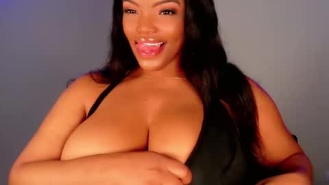 MayBabi online show from December 18, 4:24 pm