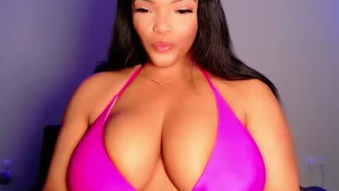 MayBabi online show from March 18, 12:36 am