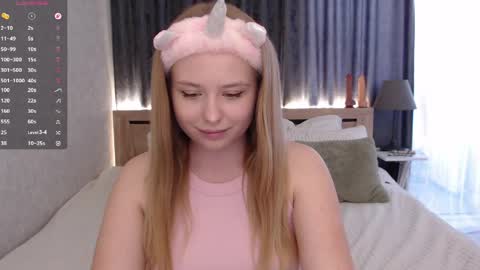Snapshot of maybebabyx chatting on June 4, 3:01 am maybebabyx online show from June 4, 3:01 am