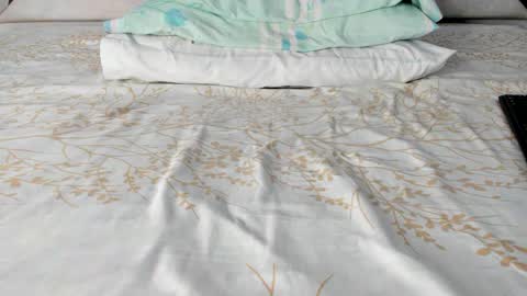 Maybelline69 online show from October 2, 6:37 pm