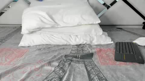 Maybelline69 online show from April 5, 7:44 pm