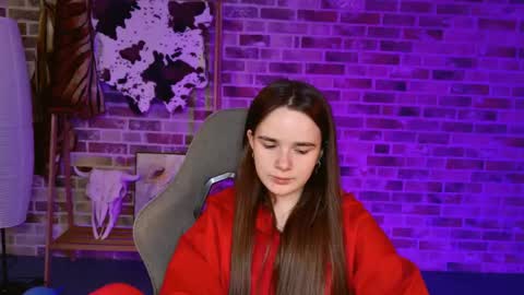 maybloom_ online show from April 23, 10:14 am