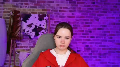 maybloom_ online show from April 27, 10:13 am