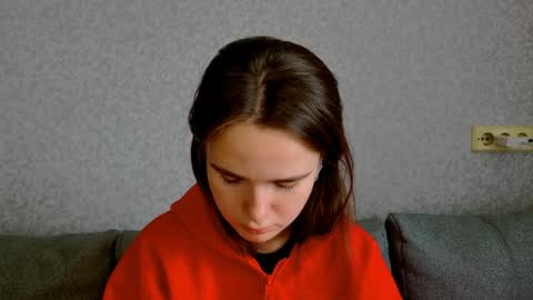 maybloom_ online show from May 28, 10:12 am