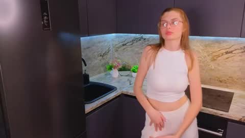 Mia online show from February 12, 7:13 pm