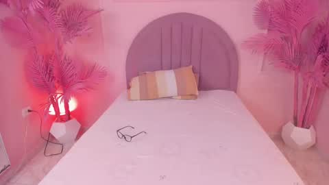 Snapshot of mayevanss chatting on October 1, 3:45 am mayevanss online show from October 1, 3:45 am