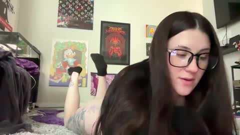 Snapshot of mayhem4ever chatting on January 2, 10:01 pm mayhem online show from January 2, 10:01 pm