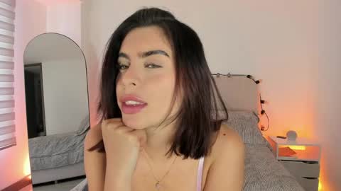 Snapshot of mayli_xx chatting on April 23, 8:33 pm ALIS online show from April 23, 8:33 pm