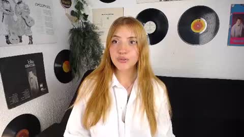 Maylin Skye online show from July 21, 8:55 pm