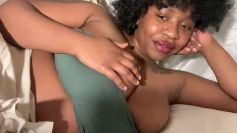 mayluvsu online show from February 25, 5:06 am