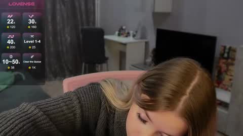 Snapshot of maymallorie chatting on November 7, 10:54 pm may online show from November 7, 10:54 pm