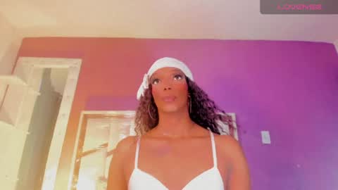 Snapshot of mayo_771804 chatting on June 15, 8:33 pm Karol black18 online show from June 15, 8:33 pm