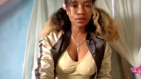 Snapshot of mayrah5 chatting on July 8, 6:40 am mayrah online show from July 8, 6:40 am