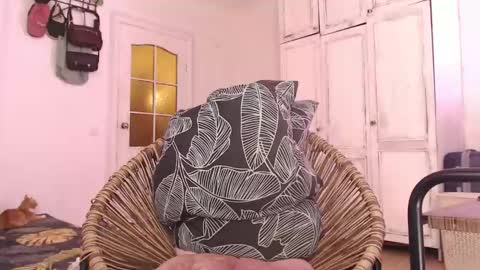 Snapshot of mayrumey chatting on February 9, 5:33 pm mayrumey online show from February 9, 5:33 pm