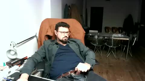 Snapshot of maythe4bwu chatting on November 10, 12:42 am maythe4bwu online show from November 10, 12:42 am