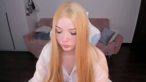 Snapshot of mayya_cuute chatting on October 8, 5:38 am  Mila  online show from October 8, 5:38 am