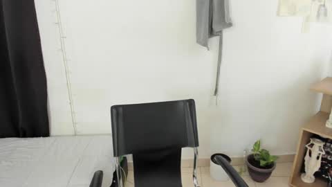 mazikeen_18 online show from January 6, 4:23 pm