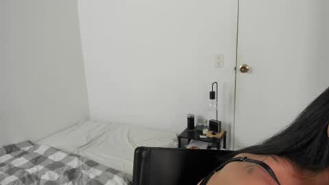 mazikeen_18 online show from April 23, 1:13 pm