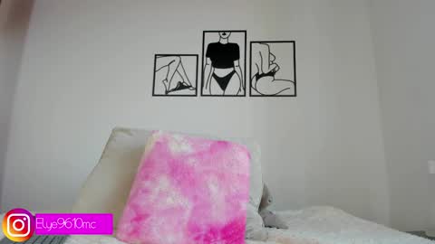 Ellie online show from October 28, 8:11 pm