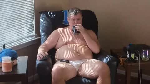 Snapshot of mckhero chatting on September 28, 4:45 pm Sean online show from September 28, 4:45 pm