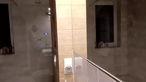 mckiubone online show from February 7, 1:47 am