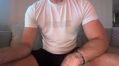 Snapshot of mcr8080 chatting on June 2, 5:31 am mcr8080 online show from June 2, 5:31 am