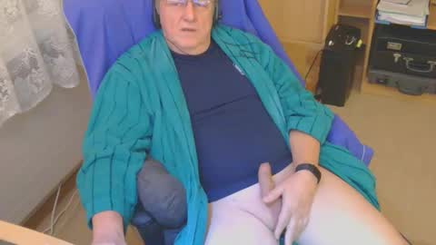 mcswis6 online show from December 8, 12:29 am