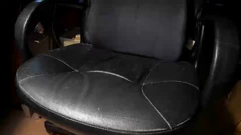 Snapshot of mcwire4 chatting on October 22, 1:33 pm mcwire4 online show from October 22, 1:33 pm