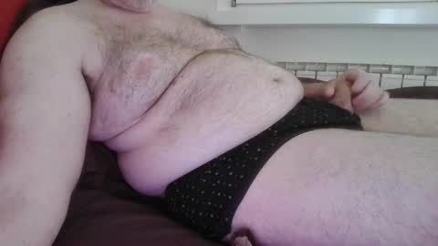 Snapshot of mdm1981 chatting on April 17, 8:17 am mdm1981 online show from April 17, 8:17 am